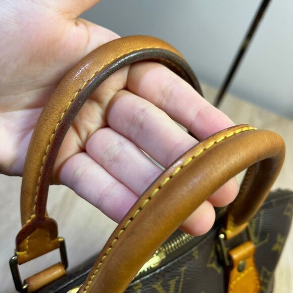 Louis Vuitton Monogram Alma Bag - Picture 11 of 16